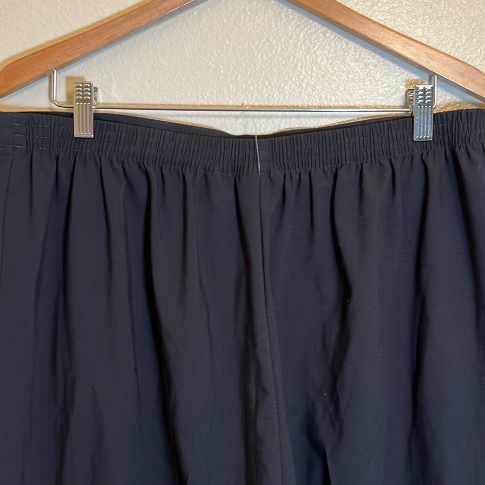 Alfred Dunner Black Plus Size Crop Pants - Picture 7 of 8
